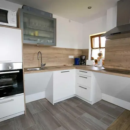 Huisnhof Apartment Arrach