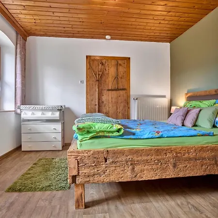 Huisnhof Apartment *