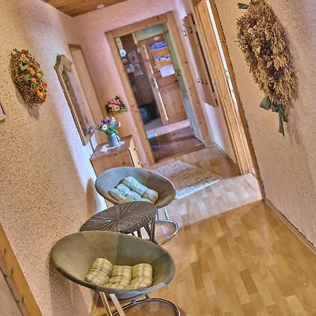 Huisnhof Apartment Arrach