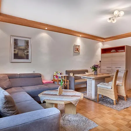 Apartment Huisnhof