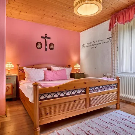 Huisnhof Apartment *