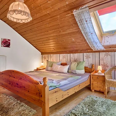 Huisnhof Apartment