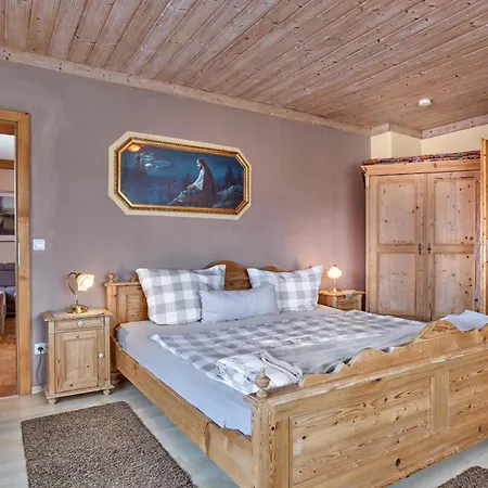 Apartment Huisnhof