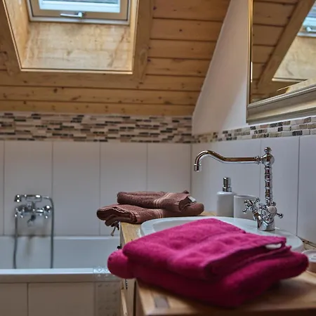 Huisnhof Apartment Arrach