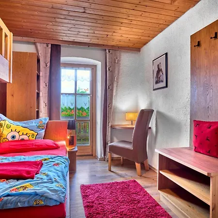 Apartment Huisnhof