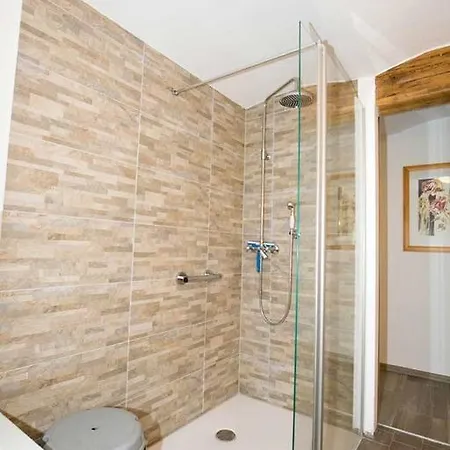 Huisnhof Apartment *