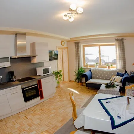 Huisnhof Apartment Arrach