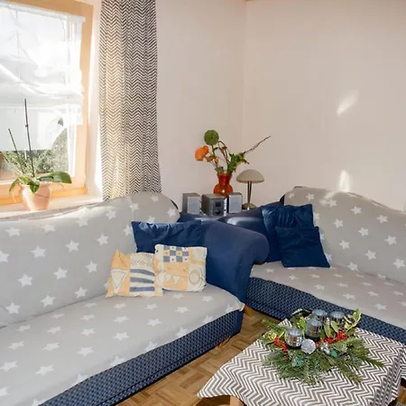 Huisnhof Apartment Arrach