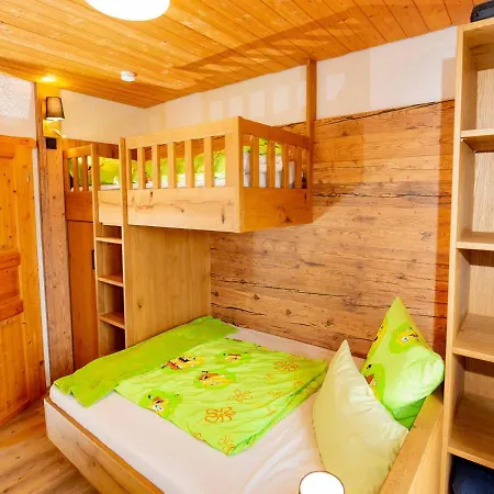 Huisnhof Apartment Arrach