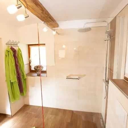Huisnhof Apartment *